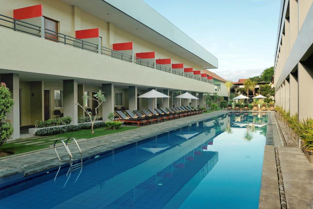 استخر هتل کوتا استیشن بالی