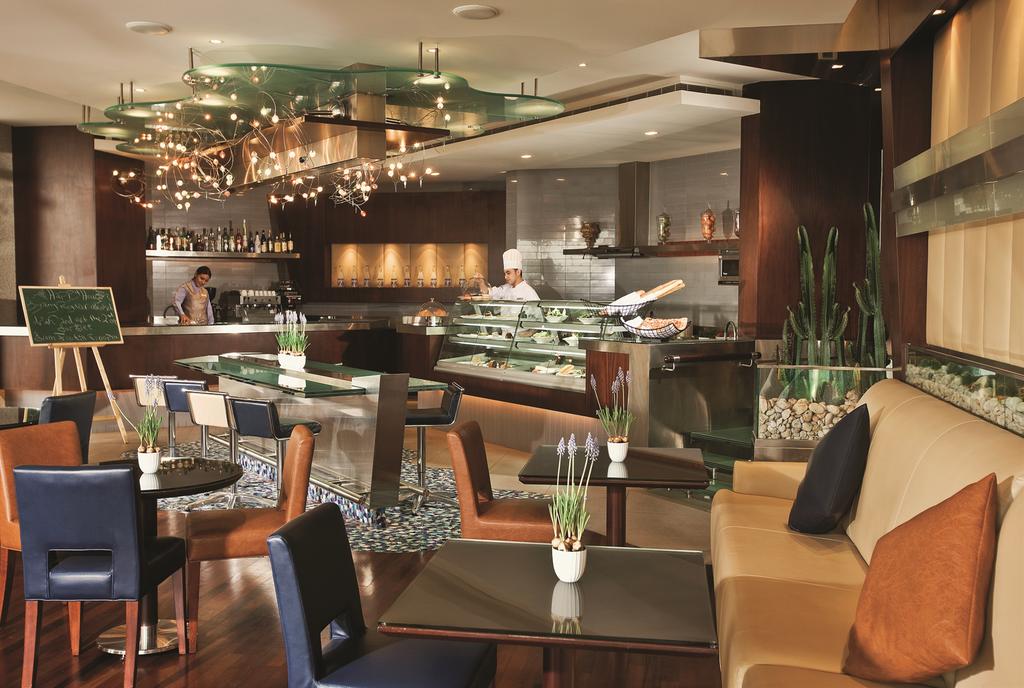 رستوران هتل رائوش ارجان بای روتانا بیروت