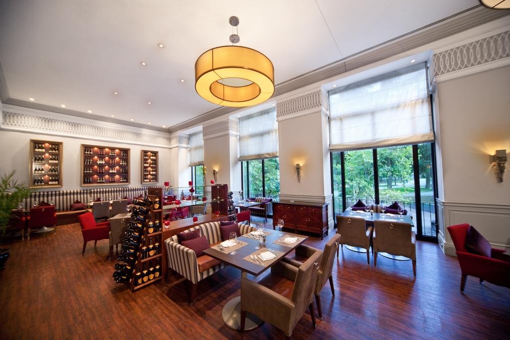 رستوران هتل تفلیس ماریوت