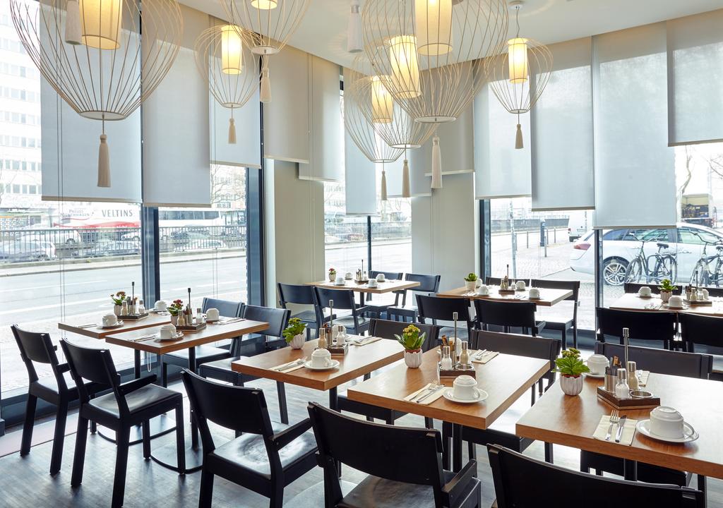 رستوران هتل هالیدی این الکساندر پلاتز برلین