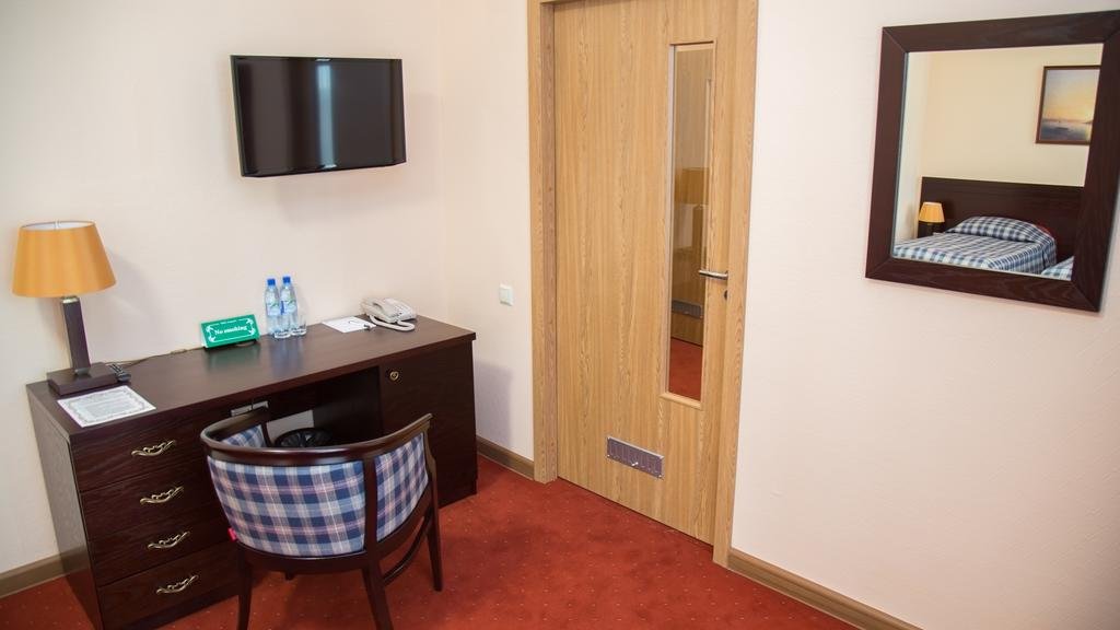 اتاق هتل ام اف کی گورنی سن پترزبورگ