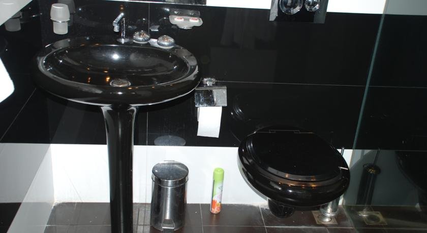 سرویس بهداشتی هتل باکسوس ایروان سرویس بهداشتی هتل باکسوس ایروان