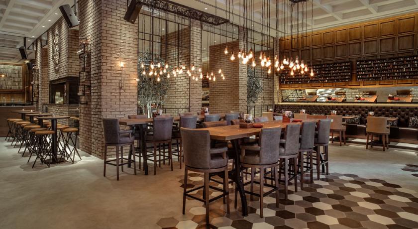 رستوران هتل امواج روتانا دبی امارات متحده ی عربی رستوران هتل امواج روتانا دبی امارات متحده ی عربی