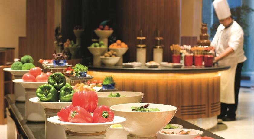 رستوران هتل آوانی دیره