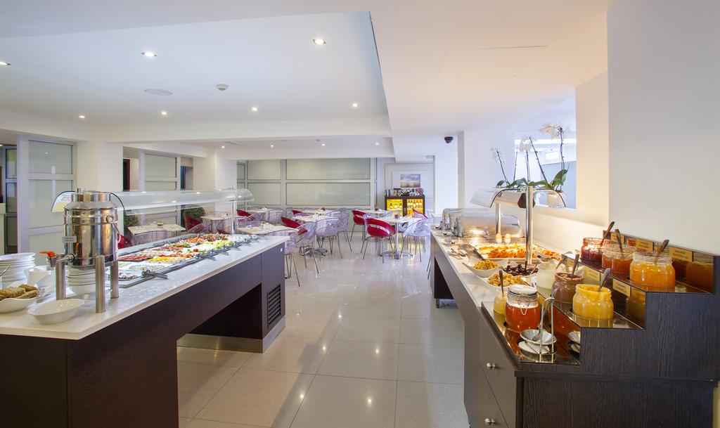 رستوران هتل آمورگوس بوتیک لارناکا