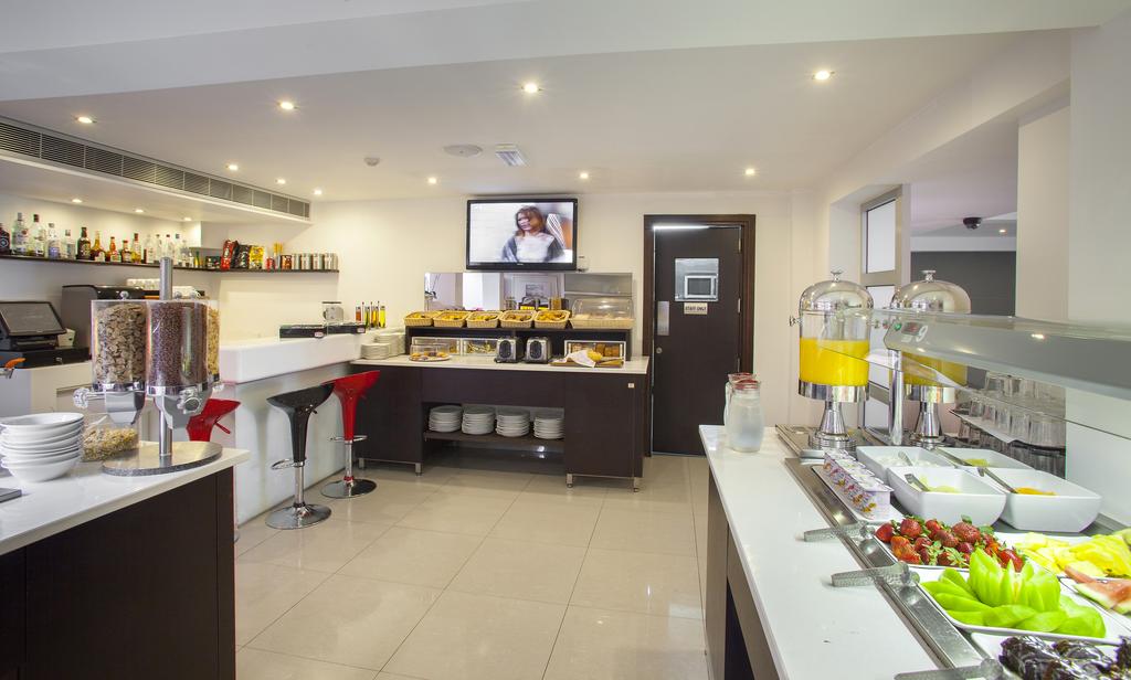 رستوران هتل آمورگوس بوتیک لارناکا