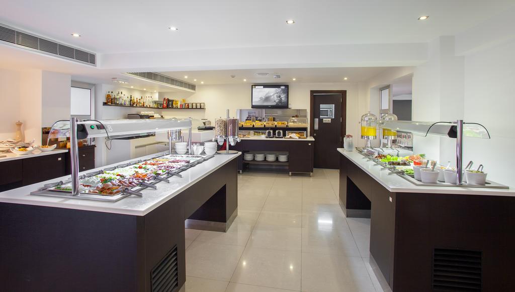 رستوران هتل آمورگوس بوتیک لارناکا