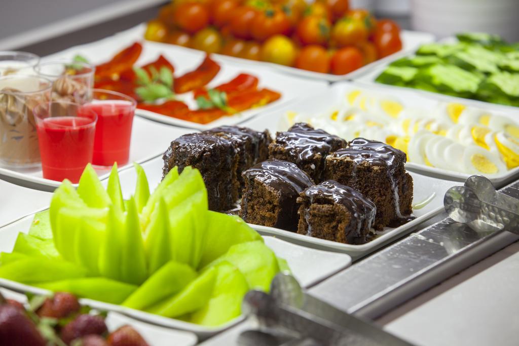 رستوران هتل آمورگوس بوتیک لارناکا