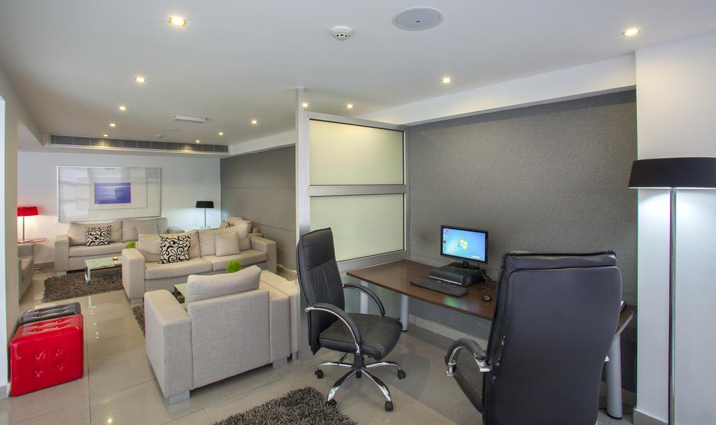 هتل آمورگوس بوتیک لارناکا 