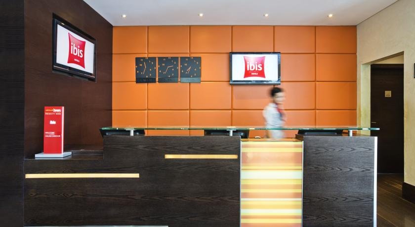 لابی هتل ایبیس الرقه دبی امارات متحده ی عربی