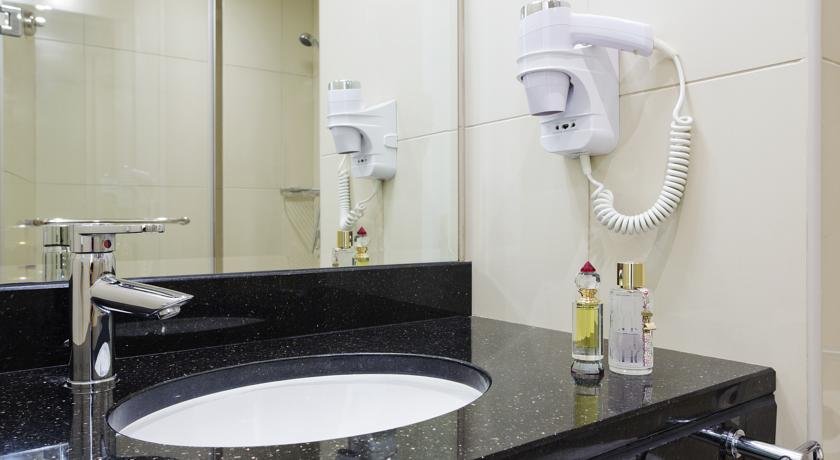 اتاق هتل ایبیس الرقه دبی امارات متحده ی عربی