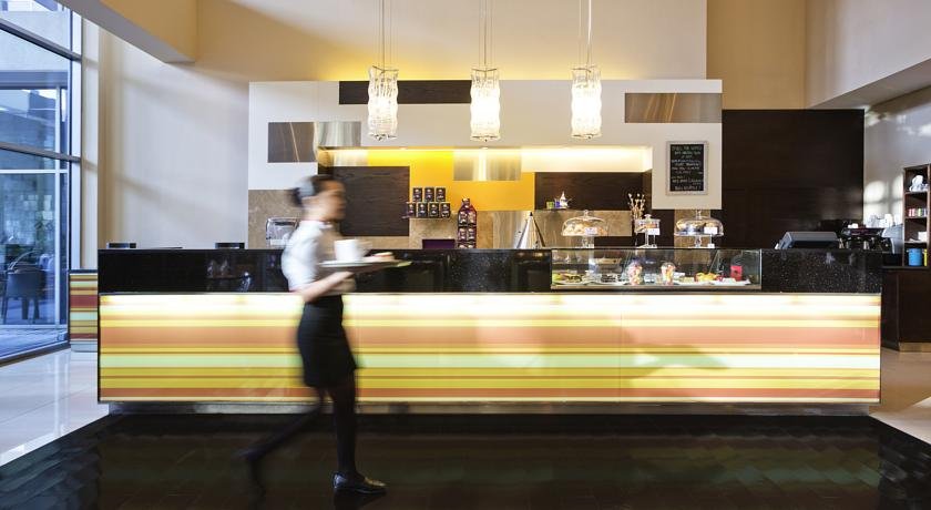 لابی هتل ایبیس الرقه دبی امارات متحده ی عربی