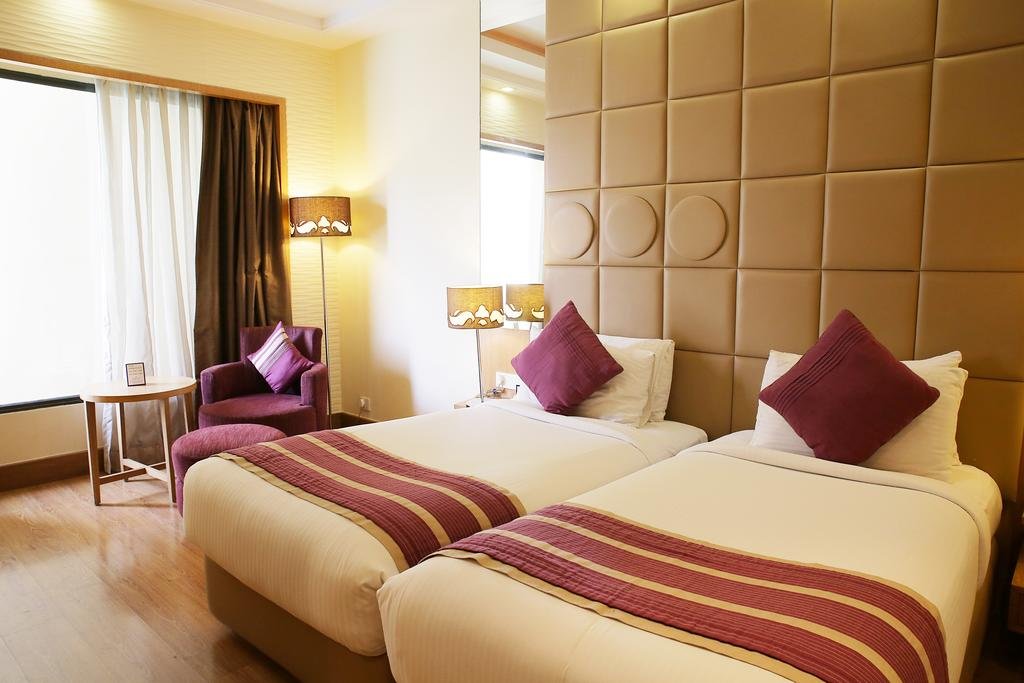 اتاق هتل گلدن تولیپ چاتارپور دهلی