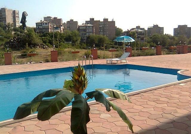 استخر  هتل نورک رزیدنس ایروان