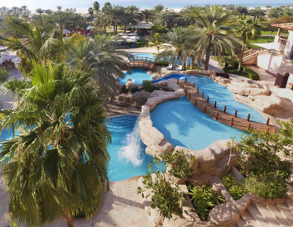 استخر هتل ریتز کارلتون دبی