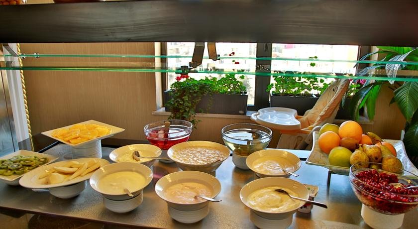 رستوران هتل دیوان اکسپرس