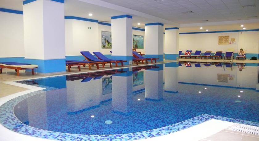 استخر هتل گلدن یاور بلغارستان