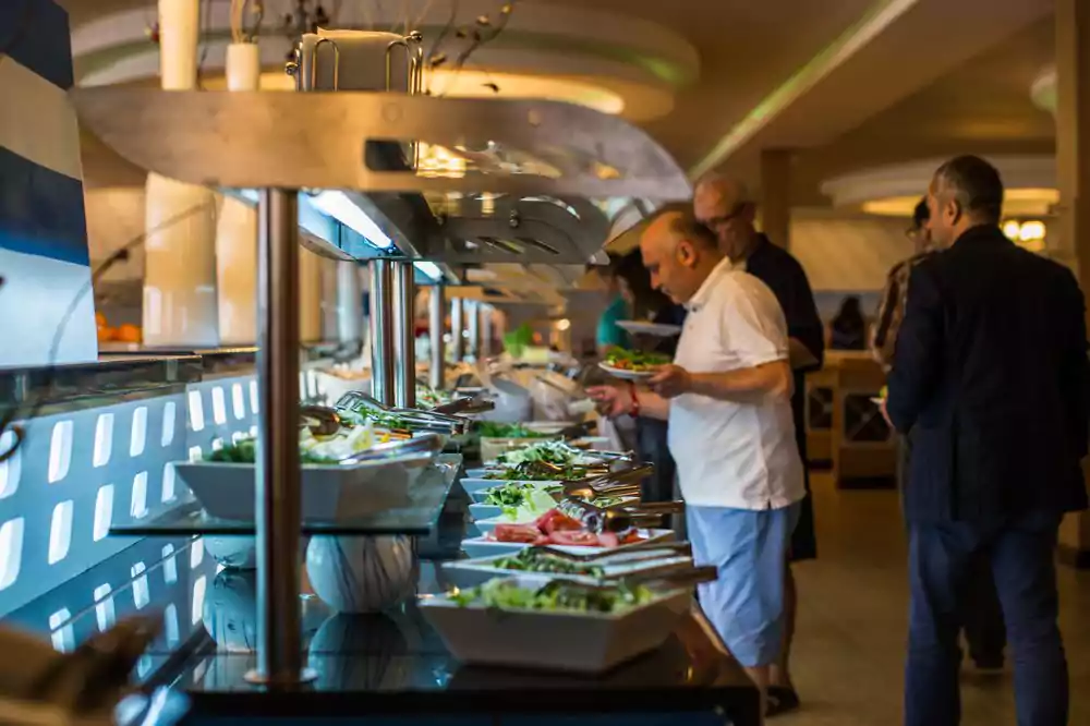 رستوران هتل ترنساتلانتیک آنتالیا رستوران هتل ترنساتلانتیک آنتالیا