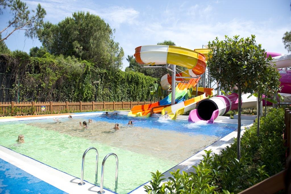 پارک آبی هتل زانادو ریزورت آنتالیا