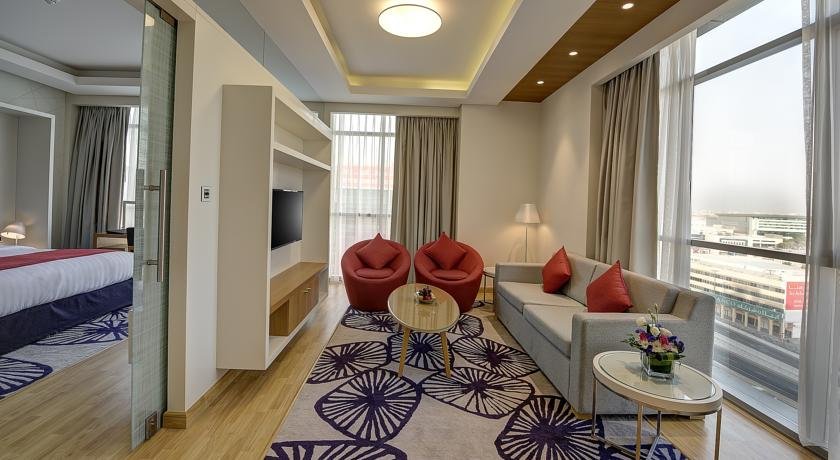 رستوران هتل رویال کنتیننتال