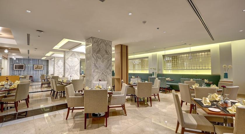 رستوران هتل رویال کنتیننتال