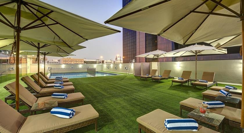 هتل رویال کنتیننتال