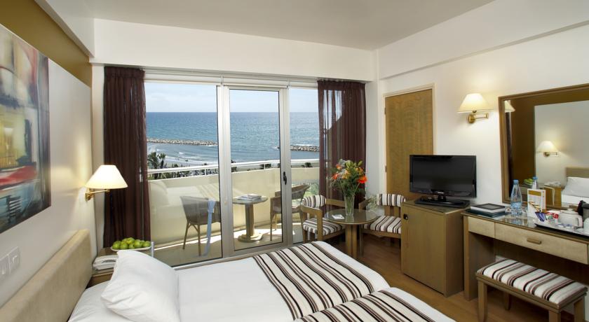 اتاق هتل لوردوس بیچ لارناکا