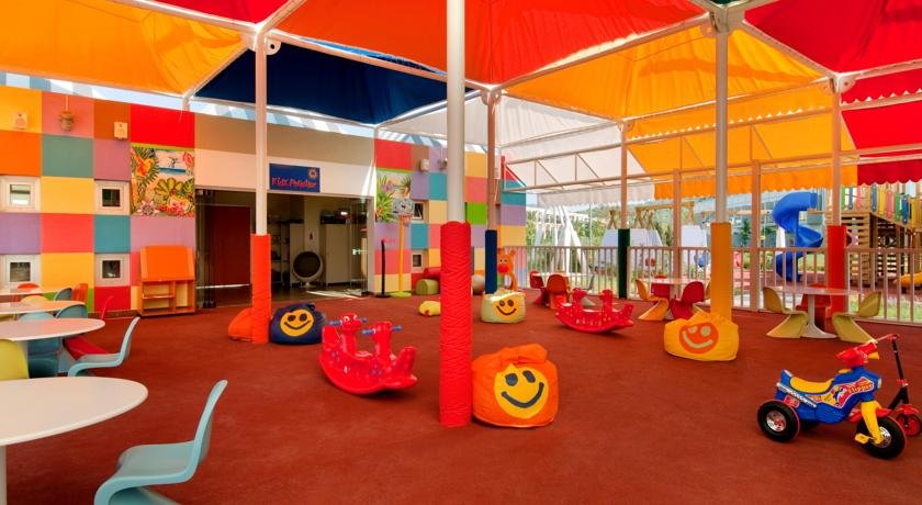 کیدز کلاب هتل هیلتون دالامان کیدز کلاب هتل هیلتون دالامان