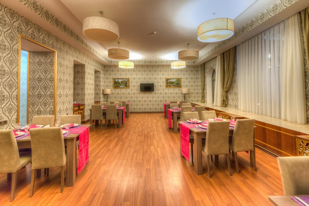 رستوران هتل گرند باکو