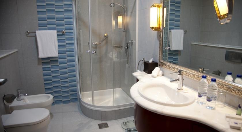 اتاق هتل گرند اکسلسیور دبی