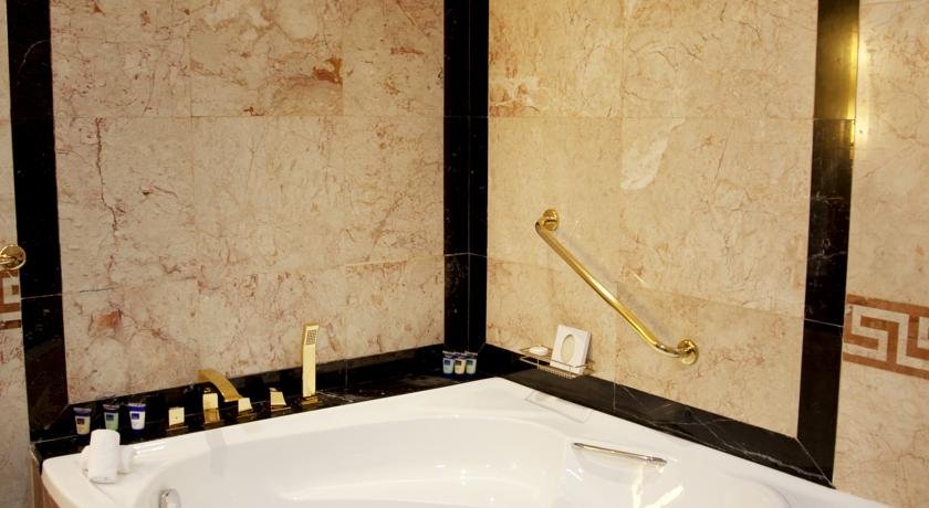 اتاق هتل گرند اکسلسیور دبی