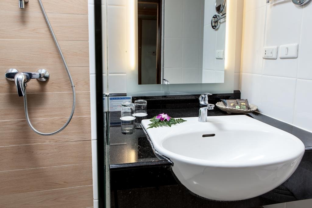 سرویس بهداشتی هتل نووتل پوکت