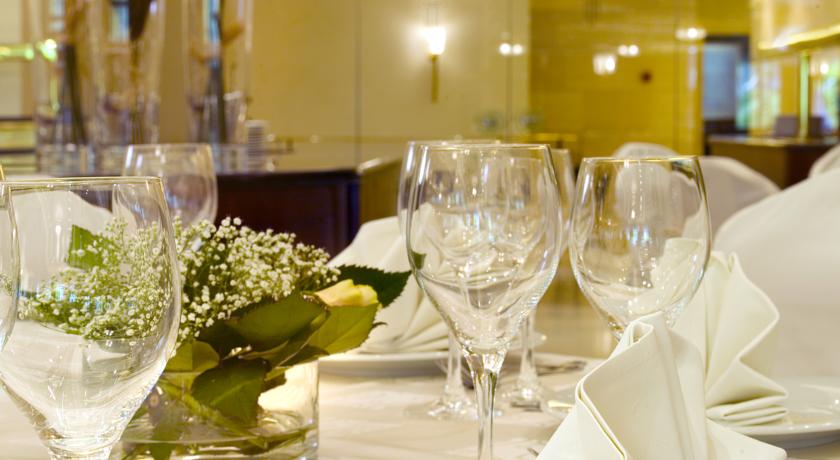 رستوران هتل تیتانیا آتن