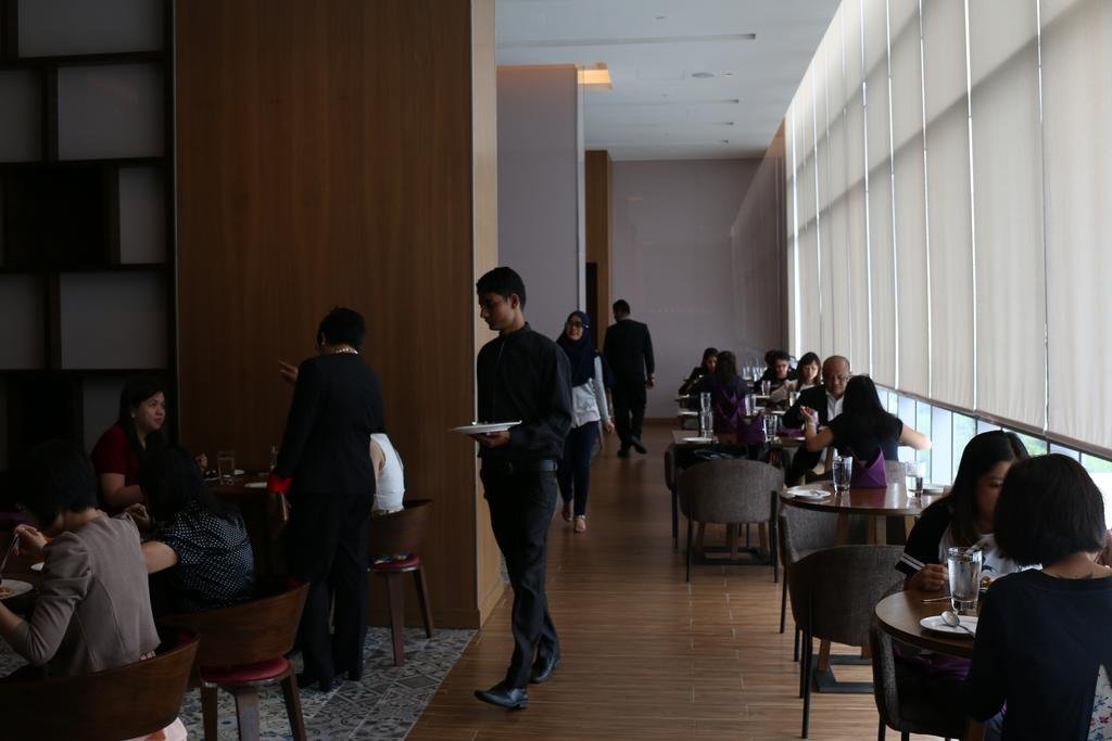 رستوران هتل مرکور پرید