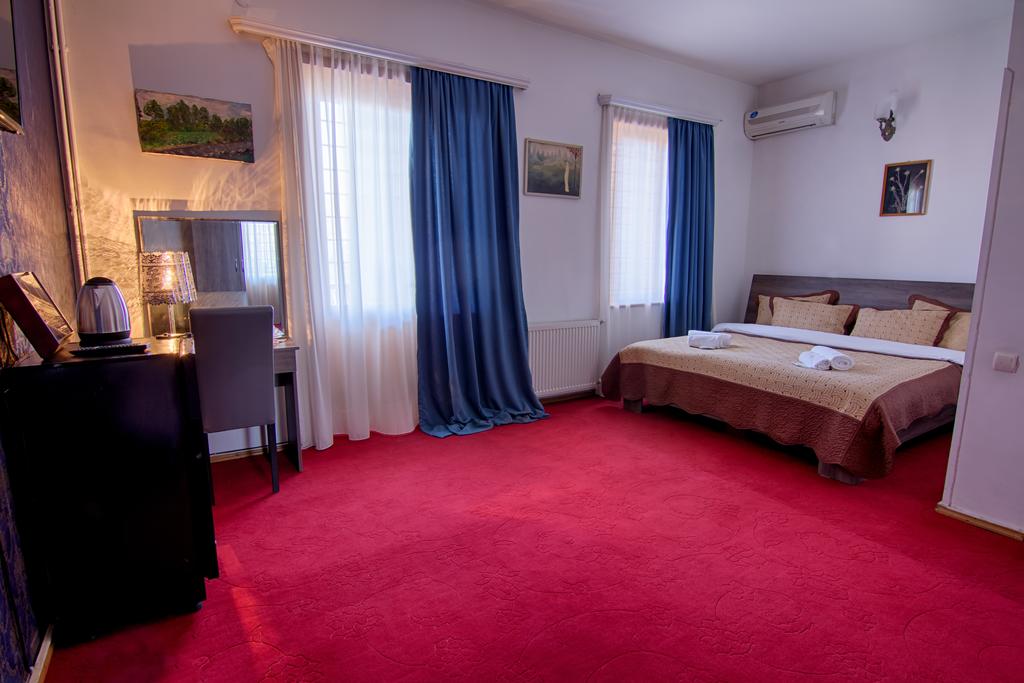 اتاق هتل توسکانو تفلیس