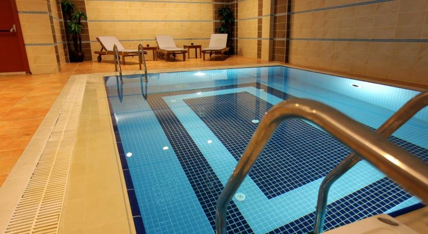 استخر هتل گلدن پارک استانبول