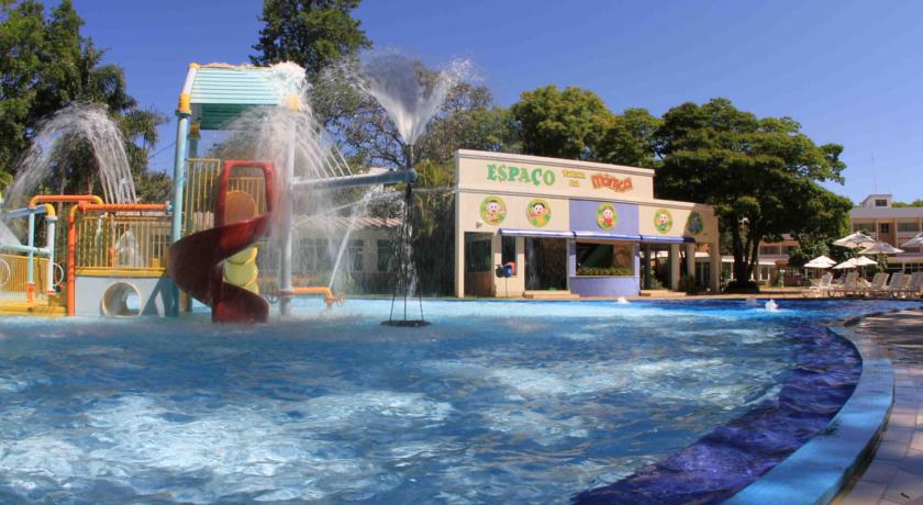 استخر هتل بوربن کاتاراتاس ایگواسو