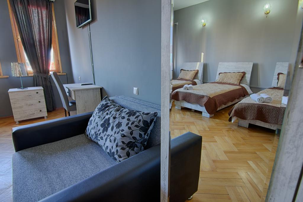 اتاق هتل توسکانو تفلیس