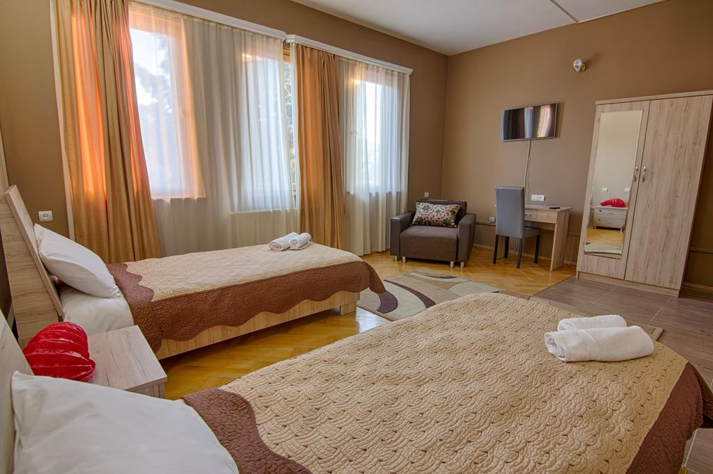 اتاق هتل توسکانو تفلیس