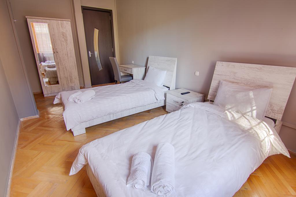 اتاق هتل توسکانو تفلیس