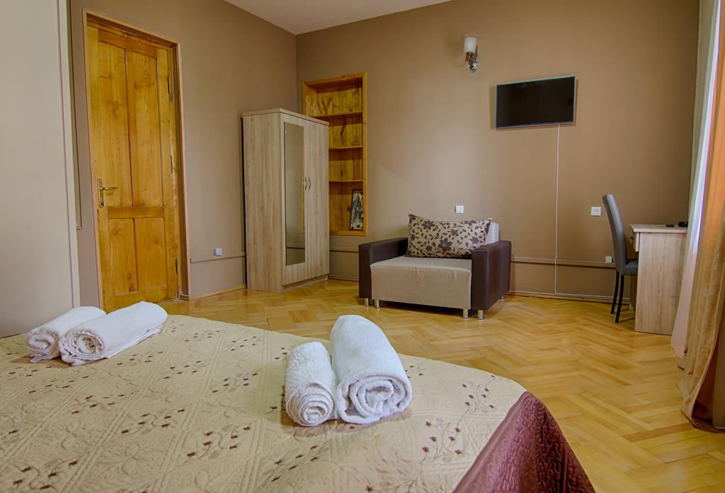 اتاق هتل توسکانو تفلیس