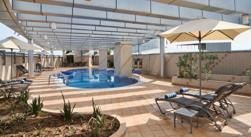 استخر هتل سیتی سیزن دبی