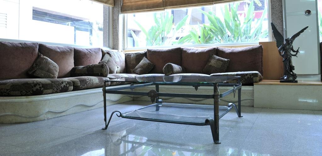 لابی هتل وایت هاوس بیروت