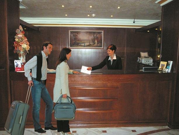 لابی هتل لجند بیروت