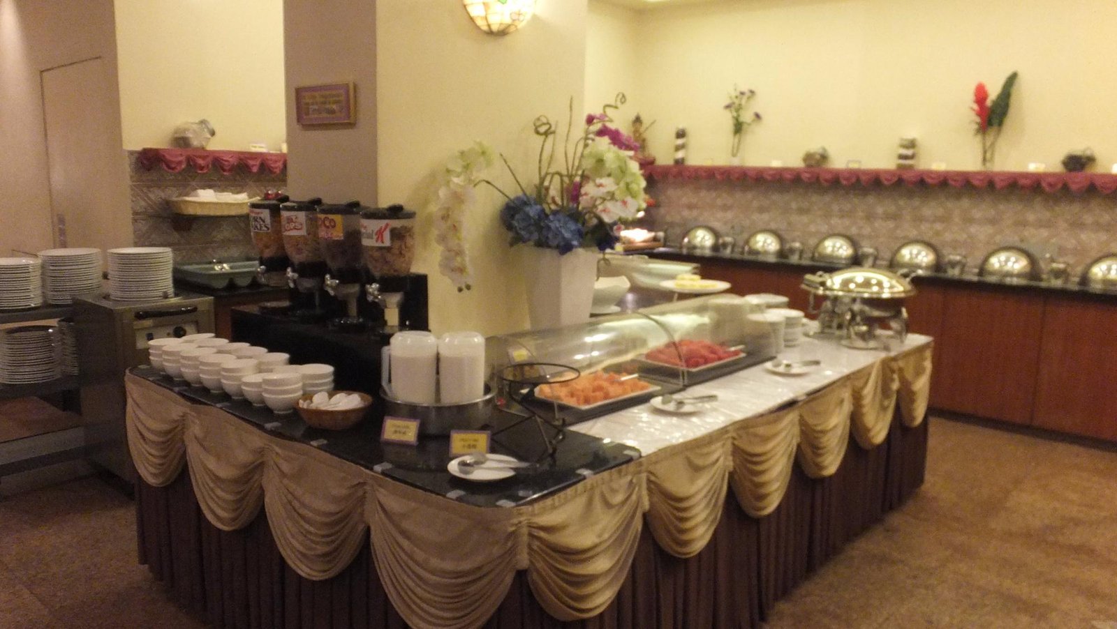 رستوران هتل رویال ات نیوتن سنگاپور