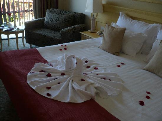 اتاق هتل مریت کریستال کاو کایرنیا