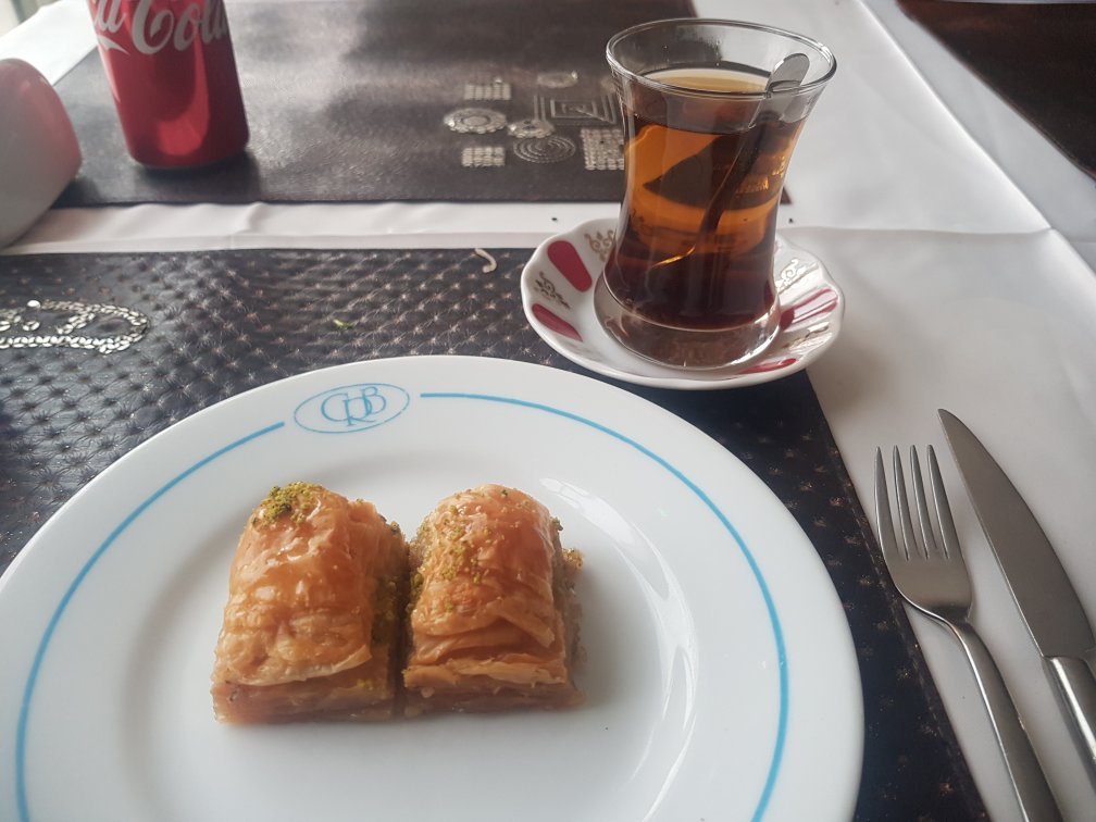 ال آمد تراس استانبول