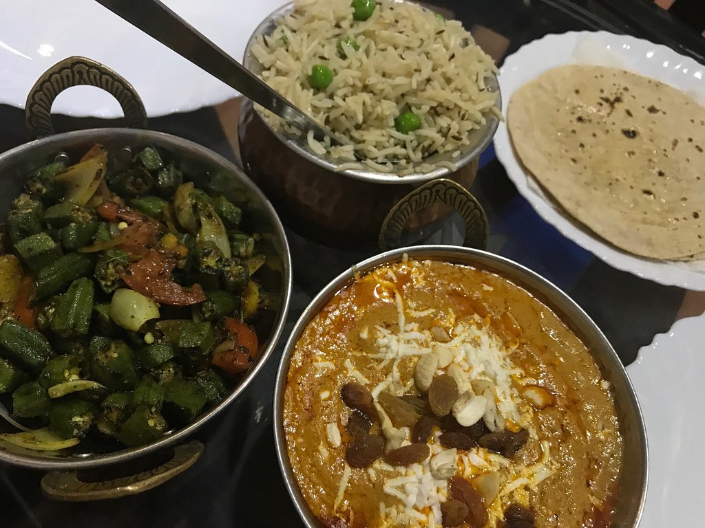 شروس هنگ آوت